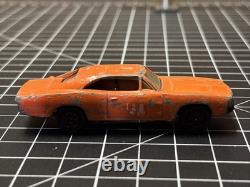 1/16 Tin General Lee Car by Ertl 1981 USA Made Very Rare HEAVY USE BEAT UP