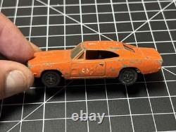 1/16 Tin General Lee Car by Ertl 1981 USA Made Very Rare HEAVY USE BEAT UP