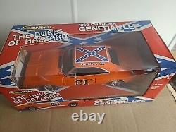 1/18- American Muscle/ERTL- DUKES OF HAZZARD 69 Dodge CHARGER BLACK INTERIOR