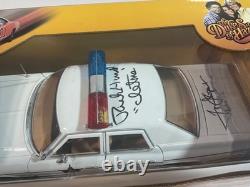 1/18 Auto World The Duke's Of Hazzard 1975 Doge Manaco Autographed