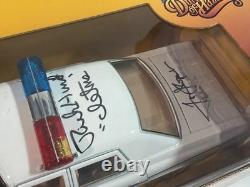 1/18 Auto World The Duke's Of Hazzard 1975 Doge Manaco Autographed
