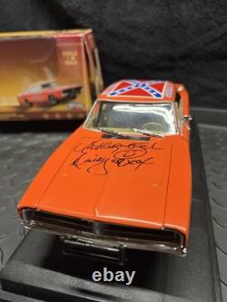 1/18 RC2 Joyride die-cast Dodge Charger General Lee Dukes of Hazard cast signed