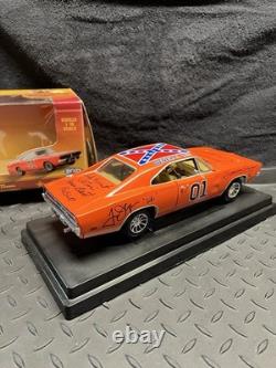 1/18 RC2 Joyride die-cast Dodge Charger General Lee Dukes of Hazard cast signed