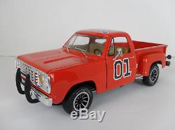 118 Custom General Lee Pickup Truck Dukes of Hazzard Diorama with LEDs Display