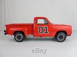 118 Custom General Lee Pickup Truck Dukes of Hazzard Diorama with LEDs Display