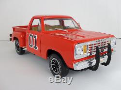 118 Custom General Lee Pickup Truck Dukes of Hazzard Diorama with LEDs Display