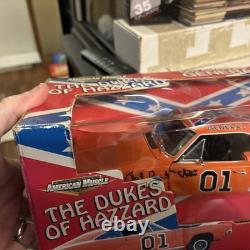 118 Diecast Dukes Of Hazzard General Lee 1969 Charger AUTO by Bo and Cletus