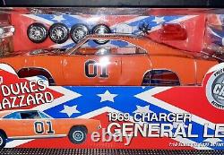 118 Dukes of Hazzard General Lee Body Shop NIB