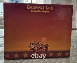 118 Dukes of Hazzard General Lee Silver Screen Machine 118 AMM964 Auto World