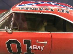 118 ERTL General Lee The Dukes of Hazzard 1969 Dodge Charger dirty version