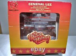 118 General Lee ERTL American Muscle Authentics Dukes of Hazzard'69 Charger
