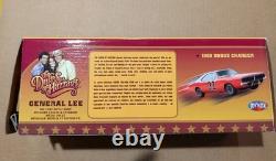 118 Scale Diecast Dukes of Hazzard General Lee signed by Daisy Duke NIB