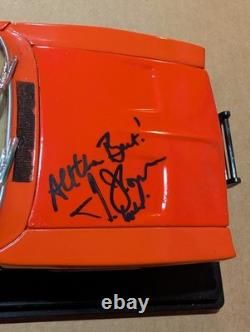 118 Scale Diecast Dukes of Hazzard General Lee signed by Daisy Duke NIB
