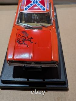 118 Scale Diecast Dukes of Hazzard General Lee signed by Daisy Duke NIB