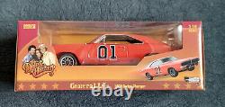 118 Scale Diecast Dukes of Hazzard General Lee signed by Daisy Duke NIB