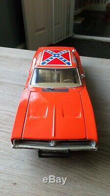 118 The Dukes of Hazzard General Lee 69 dodge Charger diecast car Boxed