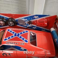 1969 Charger General Lee Dukes of Hazzard BodyShop Model Kit 118 Scale Diecast