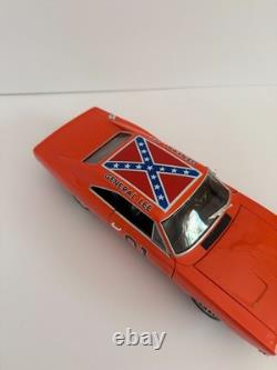 1969 Dodge Charger The Dukes of Hazzard GENERAL LEE 118 Ertl American Muscle