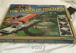 1981 Ideal The Dukes of Hazard Electric Slot Car Racing setVintage
