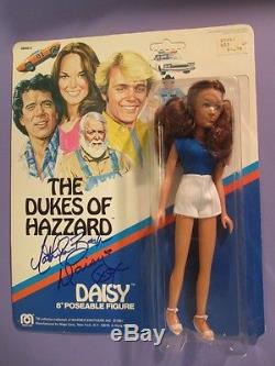 1981 Mego DUKES Of HAZZARD DAISY DUKE Figure, Signed by CATHERINE BACH withPhoto