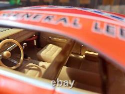1981 WB Ertl Dukes 69 Dodge Charger General Lee 1/18 Diecast Car & Display #270