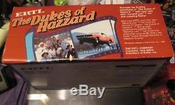 1982 ERTL 1/16 scale Dukes of Hazzard General Lee and Jumping Ramp set-car dodge