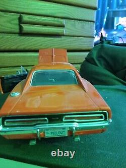 1989. 118 Hot Wheels 1969 Dodge Charger