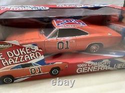 2000 Ertl 1/18 Dukes Of Hazard 1969 Dodge Charger General Lee / Black Interior