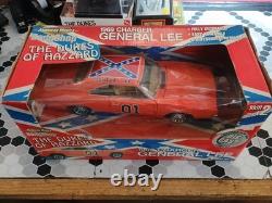 2001, American Muscle Diecast Body Shop General Lee Dukes of Hazzard, 118