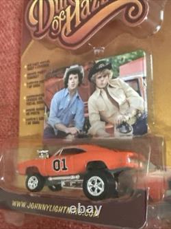 2007 Johnny Lightning The Dukes of Hazzard General Lee'69 Dodge Charger # 7