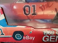 AUTOGRAPHED 1969 Charger General Lee The Dukes Of Hazzard 118 Ertl