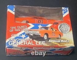 American Muscle 124 General Lee (The Dukes of Hazard), New 2002 Rare