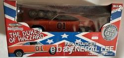 American Muscle Dukes Of Hazzard General Lee 1969 Charger Bodyshop 1/18 Scale