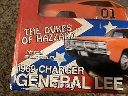 American Muscle Ertl 1969 Dodge Charger General Lee 124 Die Cast Model Kit RARE