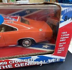 American Muscle Ertl Dukes Of Hazzard 69 Charger General Lee 118 Bonus 1/64