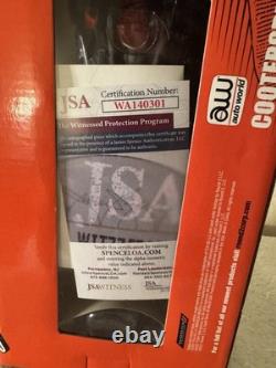 Auto World 118 General Lee 1969 Dodge Charger Autographed Schneider Wopat COA