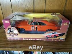 Auto World 1969 Dodge Charger 118 Diecast GENERAL LEE AMM964 Dukes of Hazzard