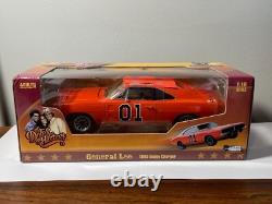 Auto World 1969 Dodge Charger DUKES OF HAZZARD 118 GENERAL LEE Rare NEW