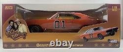 Auto World 1969 Dodge Charger General Lee Dukes of Hazzard 118 Scale Diecast