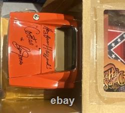 Auto World Dukes of Hazzard General Lee 118th Scale Model Signed By Cooter