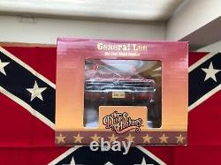 Auto World Silver Screen 118 Scale Die-Cast 1969 Dodge Charger, GENERAL LEE NIB