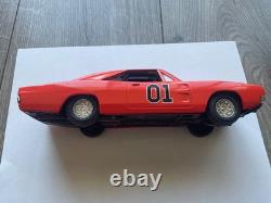Autographed Dukes of Hazzard John Schneider BO 125 Scale Diecast Car
