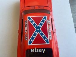 Autographed Dukes of Hazzard John Schneider BO 125 Scale Diecast Car
