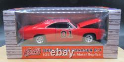 Cooter's Garage Autographed 125 Scale diecast 1969 Dodge Charger General Lee