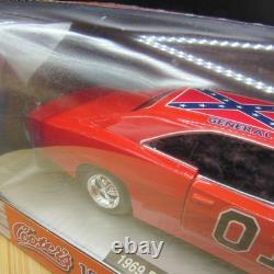 Cooter's Garage Autographed 125 Scale diecast 1969 Dodge Charger General Lee
