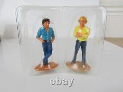 Corgi CC05301 Dukes Of Hazard Dodge Charger with Figure 136 Scale Model