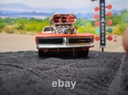 Crazy General Lee 1/18 scale, Muscle Machines, 1969 Dodge Charger R/T