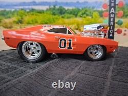 Crazy General Lee 1/18 scale, Muscle Machines, 1969 Dodge Charger R/T