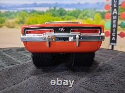 Crazy General Lee 1/18 scale, Muscle Machines, 1969 Dodge Charger R/T