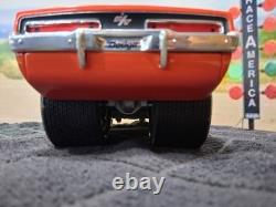 Crazy General Lee 1/18 scale, Muscle Machines, 1969 Dodge Charger R/T